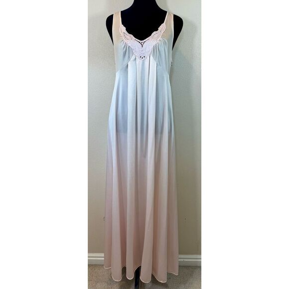 Vintage Vanity Fair Sexy Women's White Nightgown Small - Picture 1 of 13